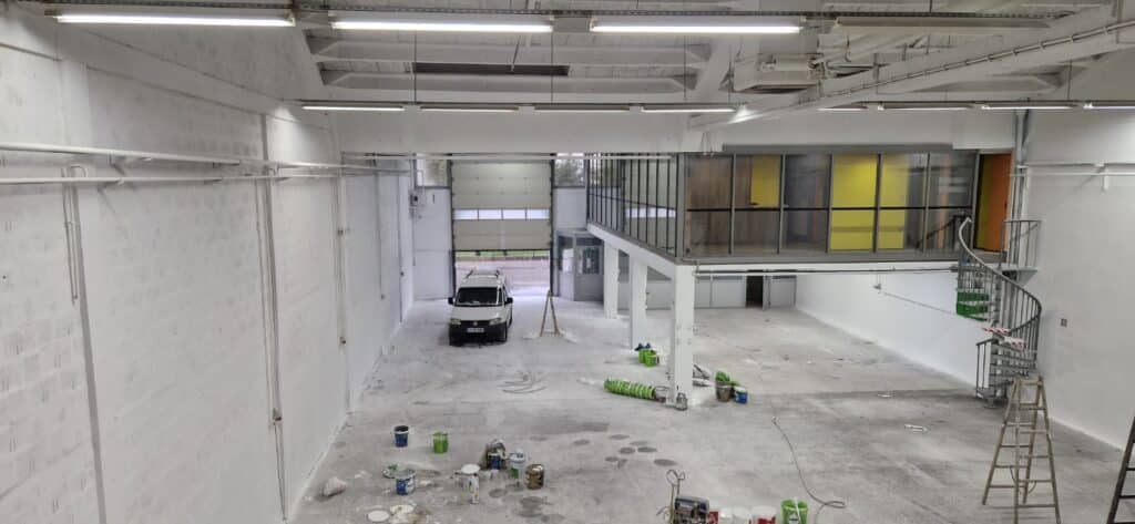 Beljenje industrijskih obratov in skladišč