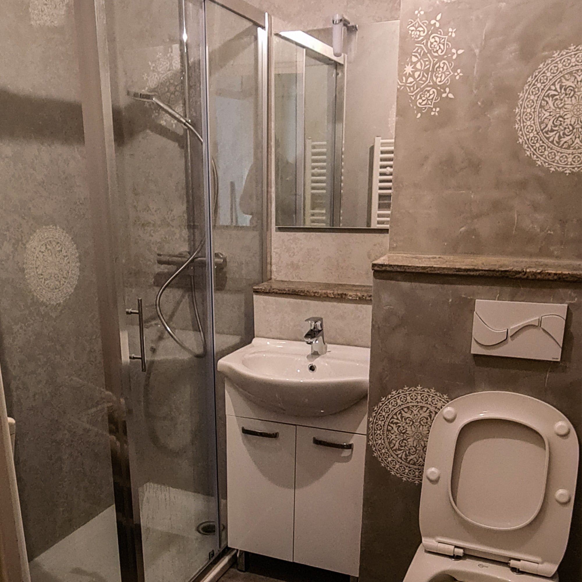 Prenova kopalnice z mikrocementom
